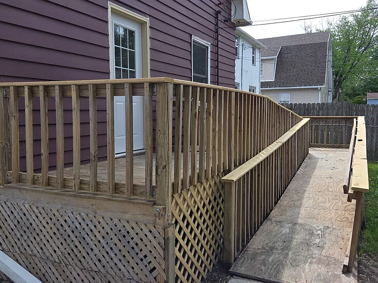 1128 W State St — Photo 3