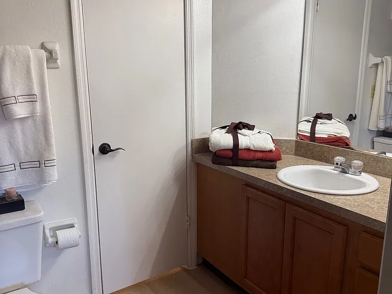 River Park Apartments — Photo 15