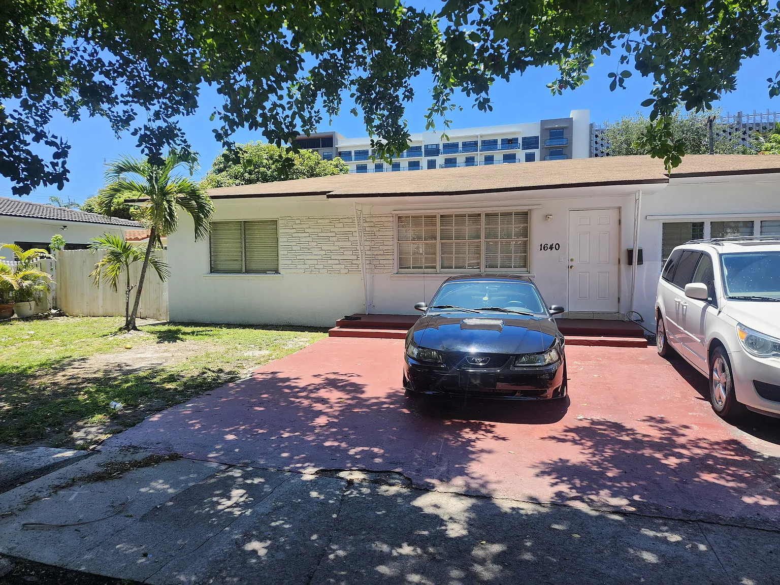 NE 125th St, North Miami — Photo 1