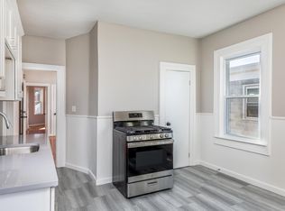 11 English St #3, Salem, MA 01970