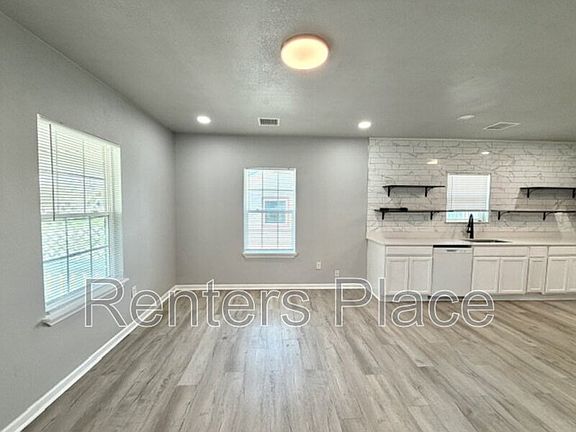 2nd image of 517 S 40th West Ave #A