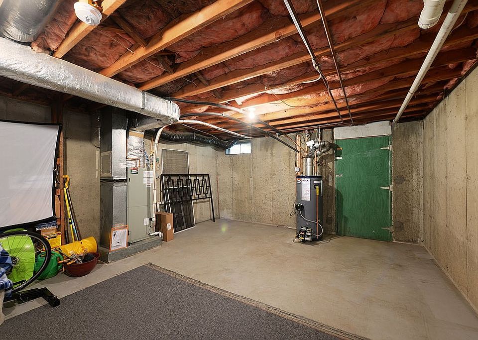 2nd image of 12 White Tail Ln #12