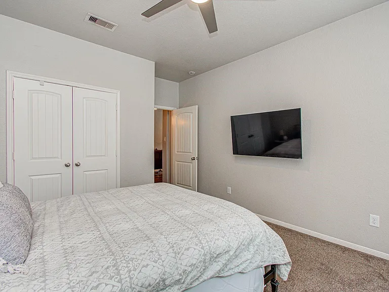 21379 Village Crossing Ln — Photo 21