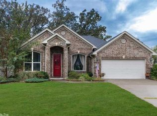 39 Crystalwood Dr, Little Rock, AR 72210