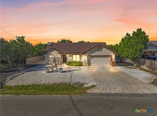 1541 Cottonwood Rd, Fischer, TX 78623