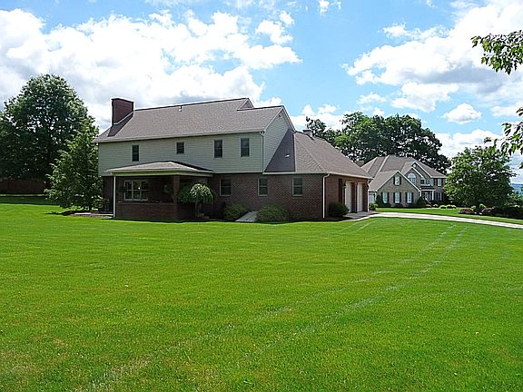3rd image of 1028 Faulkner Way