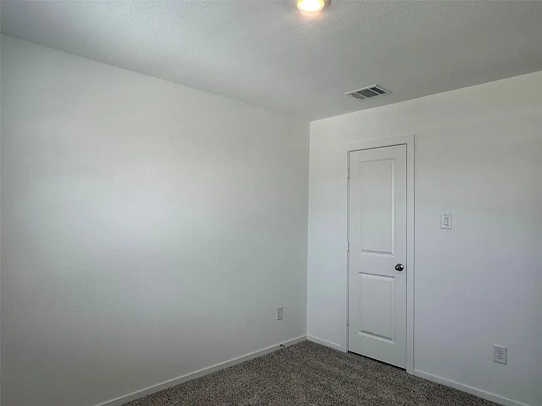 4013 Steer Stable Ln — Photo 24