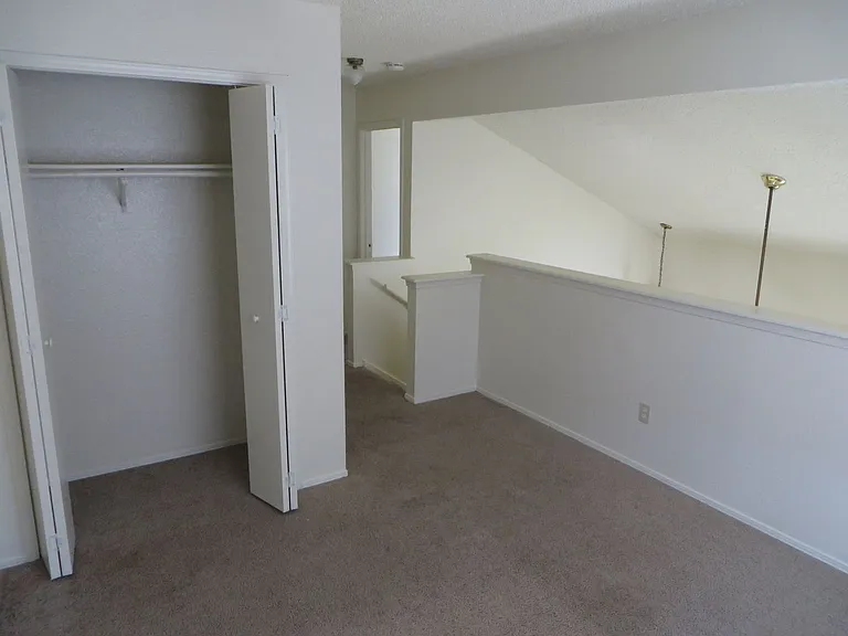 2217 Katy Ln — Photo 13