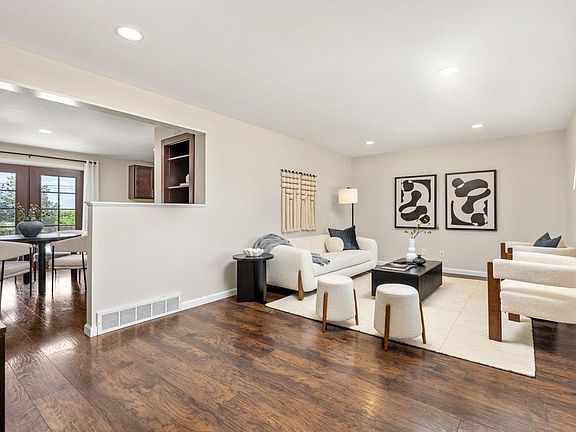 5th image of 1120 Marigold Dr
