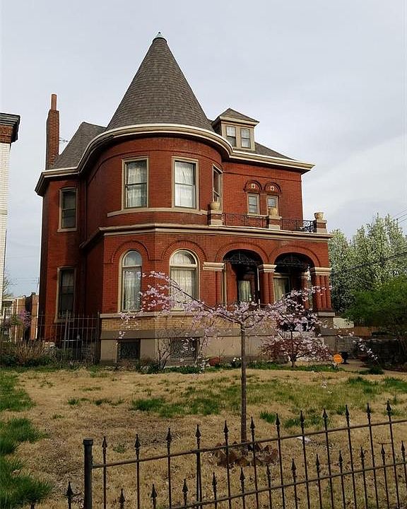 1st image of 2712 S Compton Ave