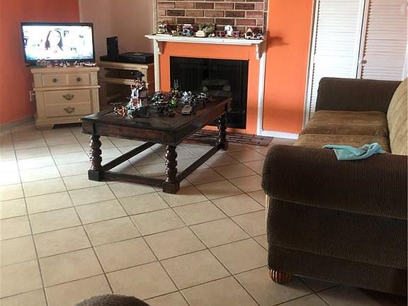 2nd image of 3838 Syracuse Dr