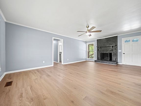 5th image of 1084 Taylorsville Rd