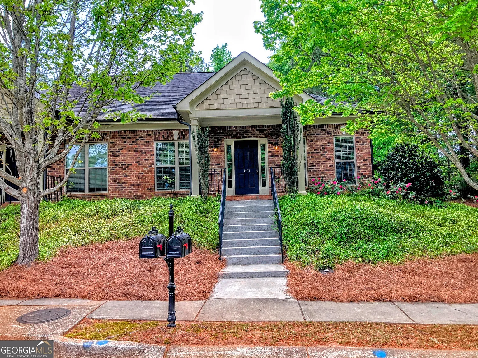 3 bed, 2.0 bath, 1316 sqft, $1,700 — Photo 2