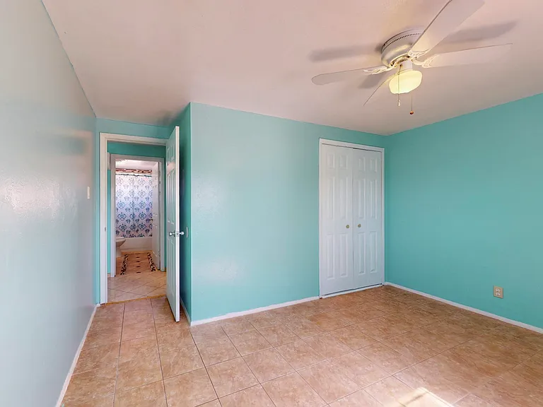 11517 Ralph Ave NE — Photo 30