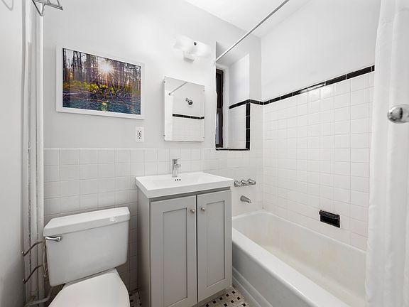 5th image of 408 W 25th St APT 4FW