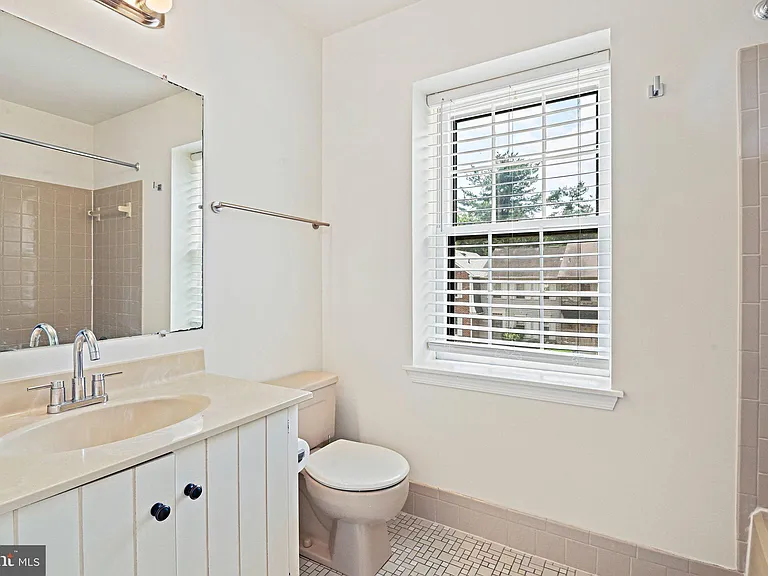 2885 Kelly Sq — Photo 10