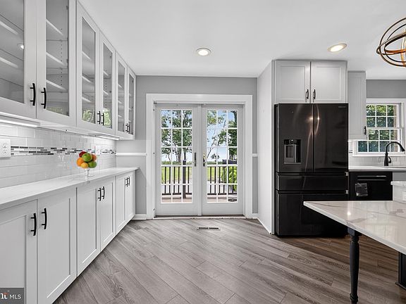 5th image of 43410 Old Wharf Ln