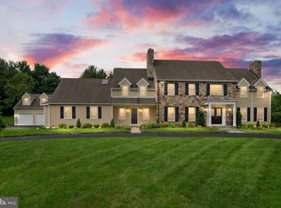 14 Avondale Dr, Newtown, PA 18940