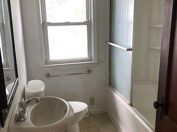 5th image of 406 E Jefferson St