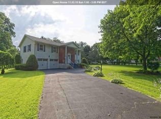 18 Reddy Ln, Loudonville, NY 12211