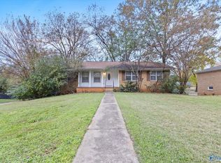 403 Hillmont Dr NW, Huntsville, AL 35805