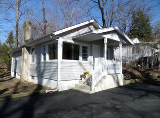 10 Elk Dr, Oak Ridge, NJ 07438