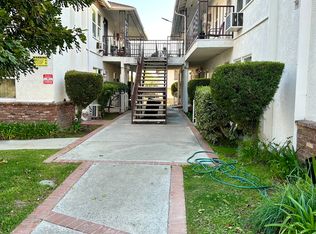476 E Woodbury Rd #6, Pasadena, CA 91104