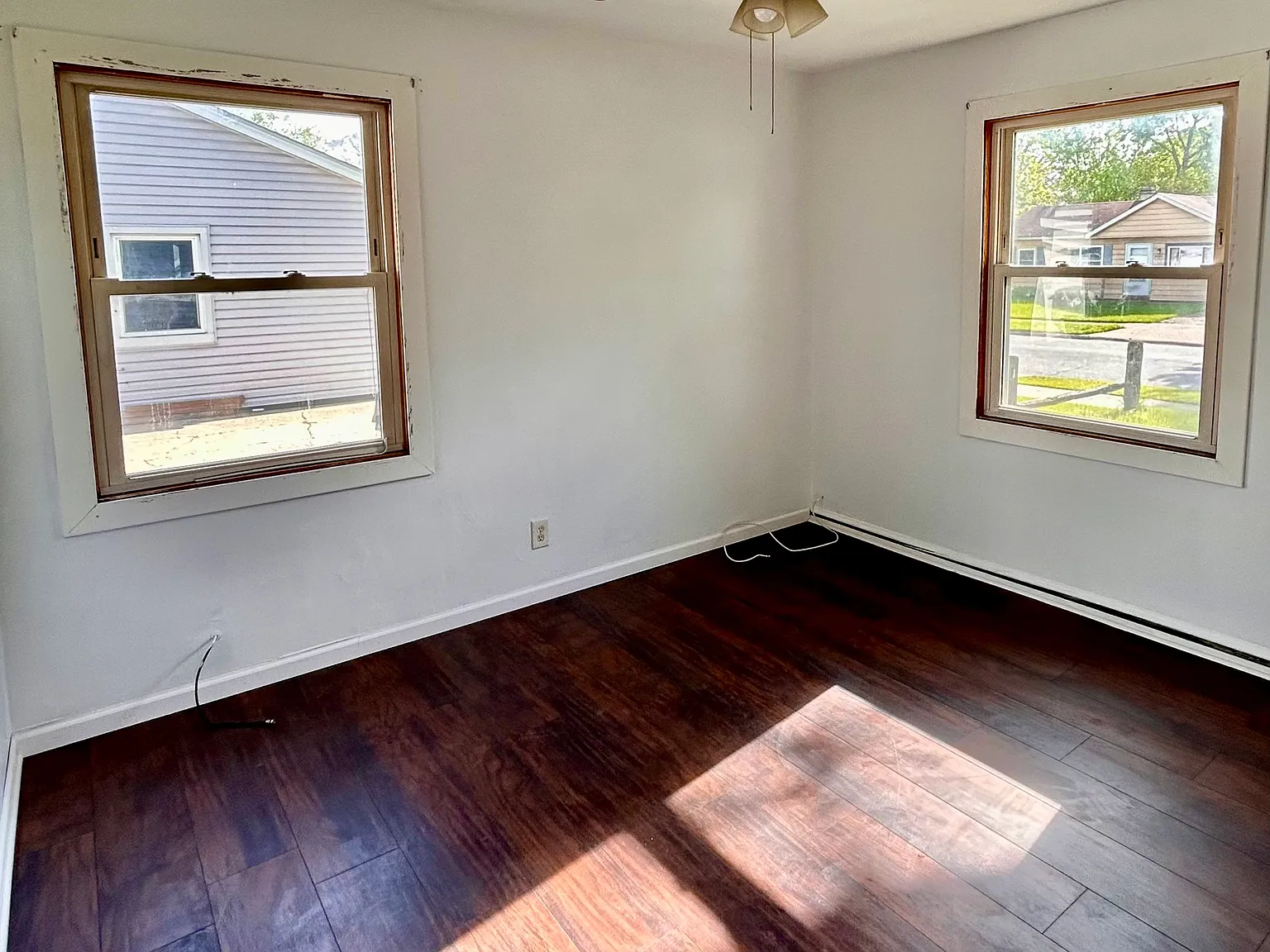 3 bed, 800 sqft, $1,500 — Photo 3