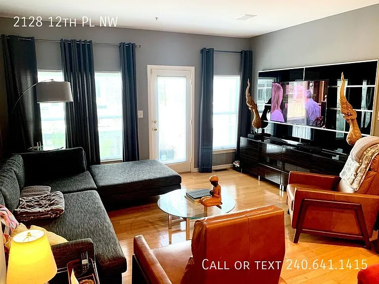 2128 12th Pl NW — Photo 2