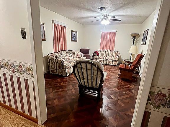 5th image of 1901 Palermo Dr