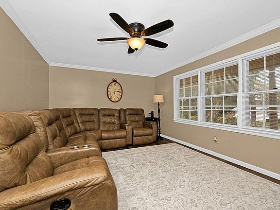 2nd image of 1638 Jackson St SW