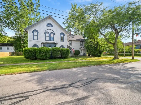178 E Bridge St, Berea, OH 44017