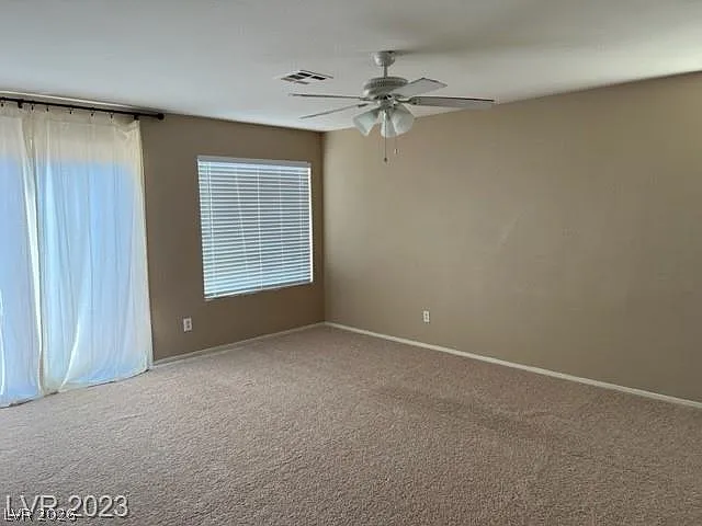 8200 W Gilmore Ave — Photo 4