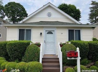 23 Locust Ave, Bayville, NY 11709
