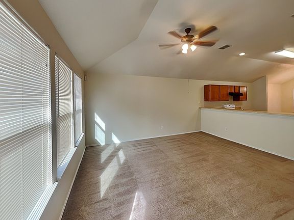 3rd image of 8612 Autumn Creek Trl