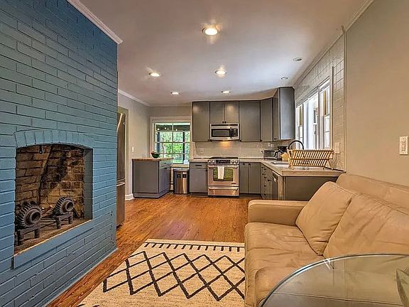 5th image of 915 Garden Ln