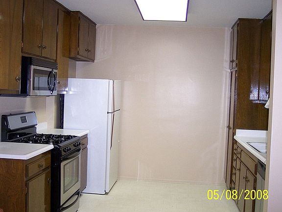 4th image of 5250 Zelzah Ave APT 20A