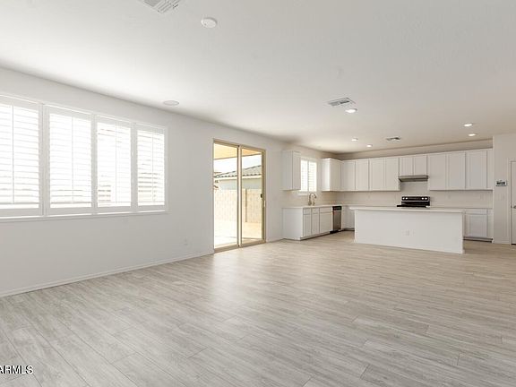4th image of 36505 W SAN ALVAREZ Avenue