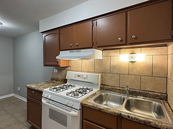 5th image of 620-628 Sibley Blvd #626