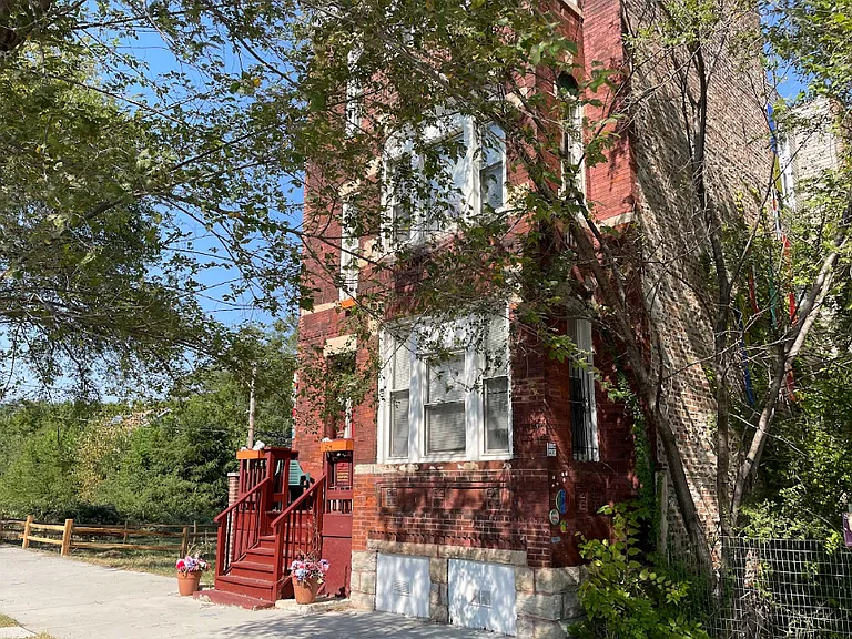 3324 E 90th St #G1 — Photo 4