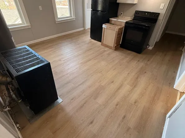 273 Grafton St APT 3, Worcester, MA 01604