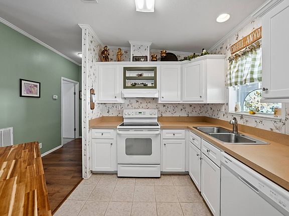 4th image of 1824 SE Ringo Pl