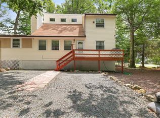 7105 Bell Dr, Tobyhanna, PA