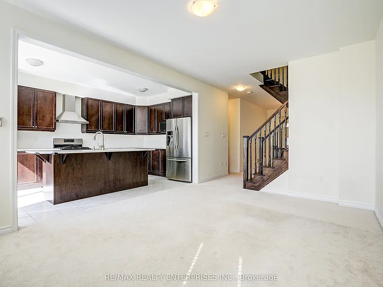 42 Callandar Rd #UPPER — Photo 6