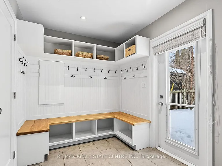 582 Cedar Ave — Photo 17