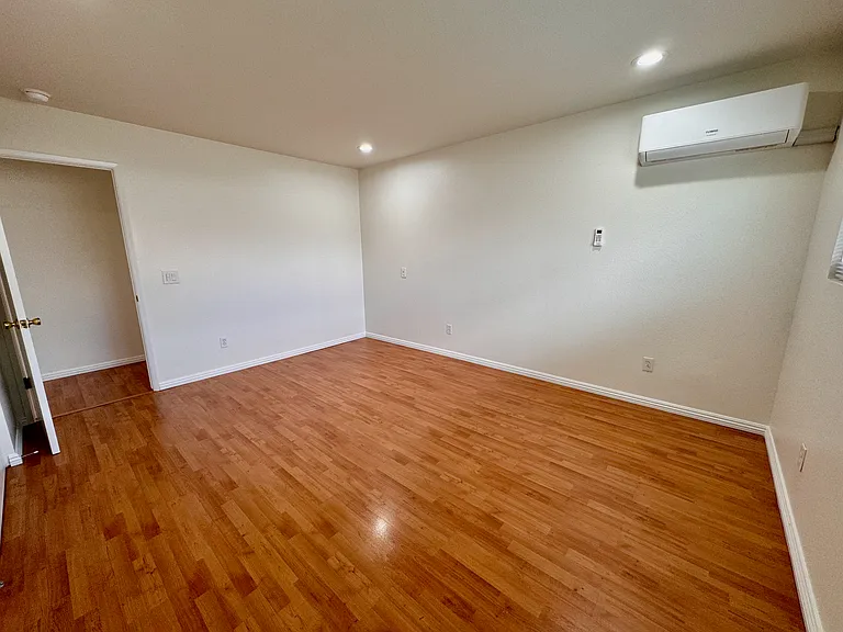8434 Donovan St — Photo 16