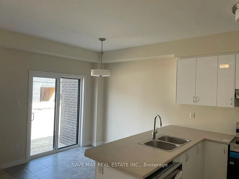 19 Bowery Rd — Photo 15