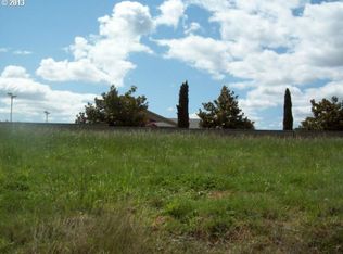 624 Harding Pl, Cottage Grove, OR 97424