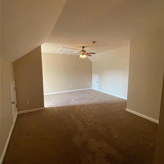 282 Village Dr — Photo 23