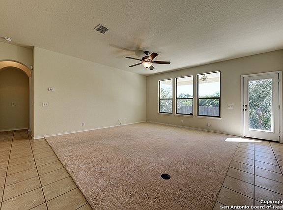 5th image of 10222 Elizabeth Ct